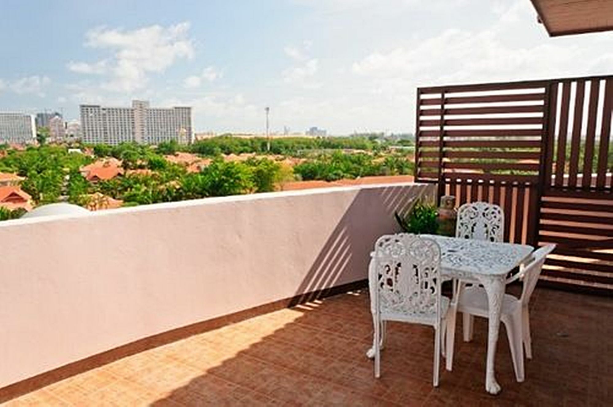 Grand Residence Jomtien Eksteriør billede