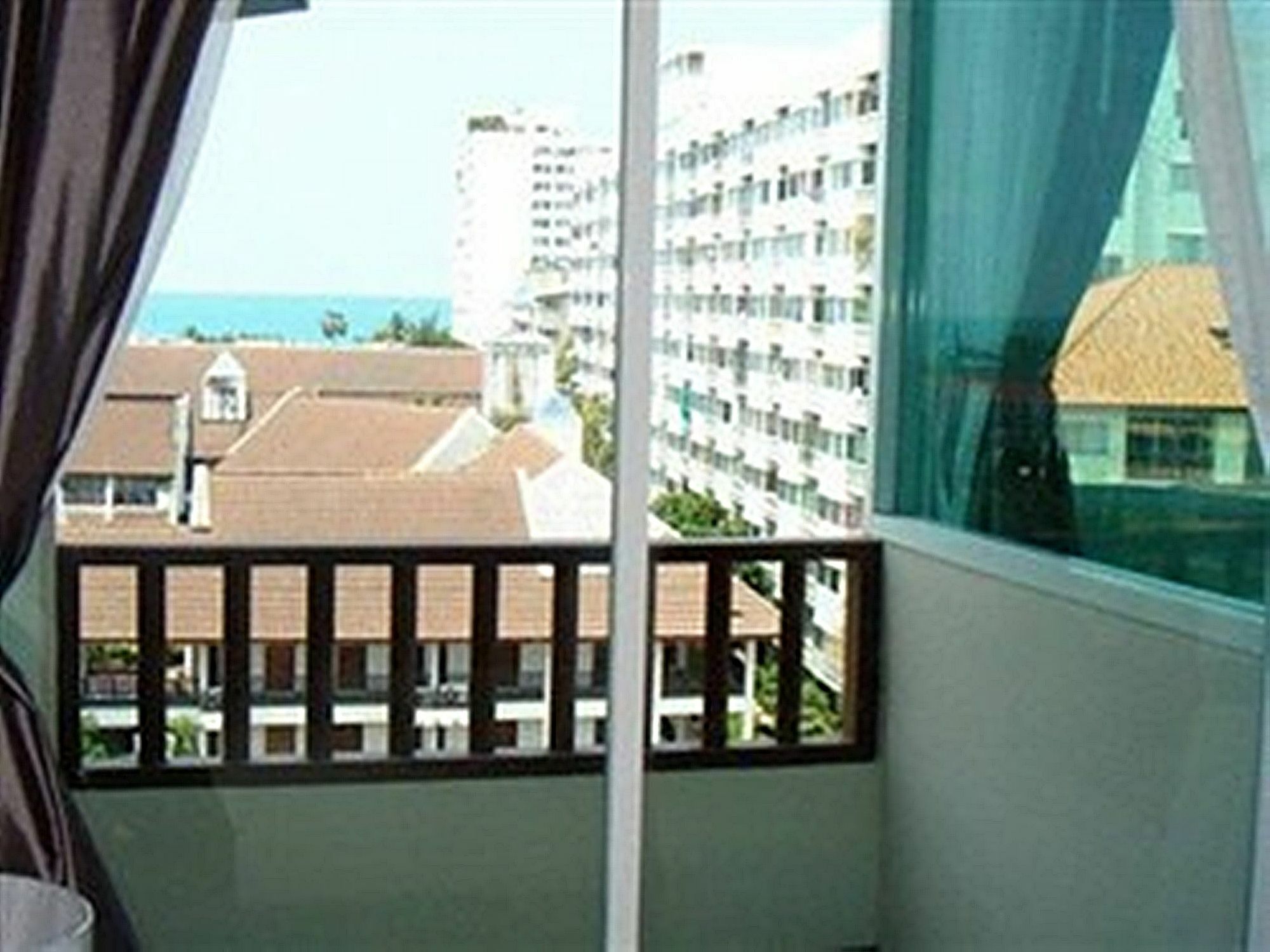 Grand Residence Jomtien Eksteriør billede